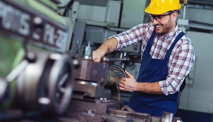 CNC Lathes vs Manual Lathes