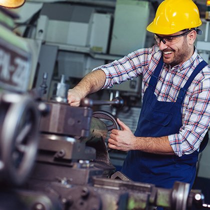 What is the Difference between CNC Lathes and Manual Lathes